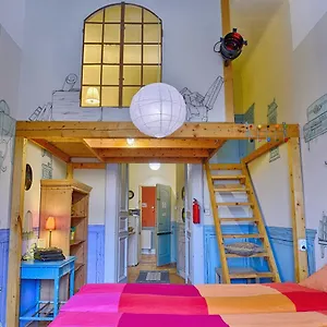 Lavender Circus Hostel, Doubles & Ensuites Budapeste