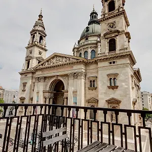 Pal's And Budapeste